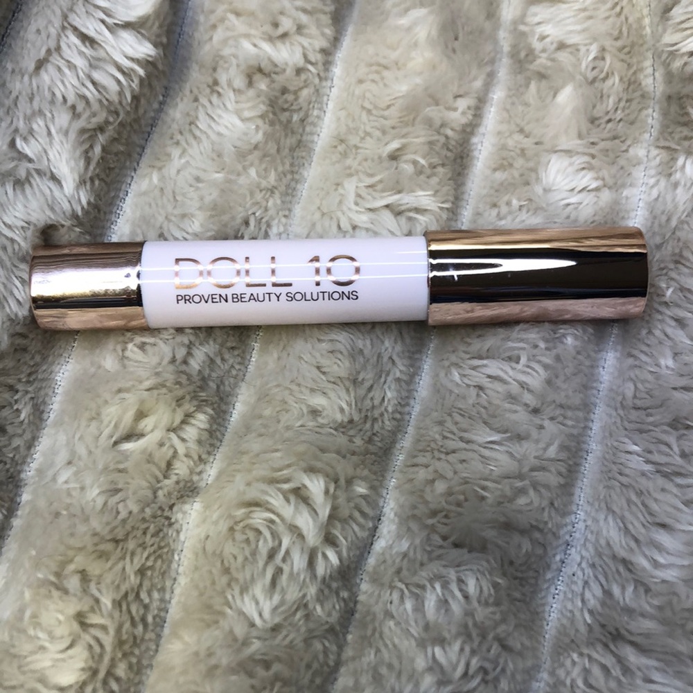 Doll 10 LET GO color Proven Beauty Solutions Lip Crayon